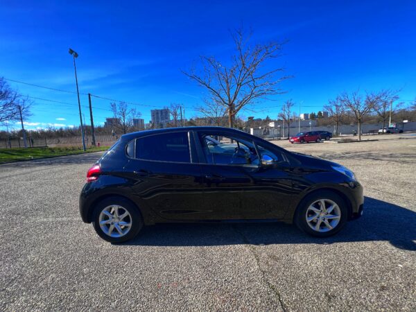 Peugeot 208 B-Hdi 75 Active – Image 21