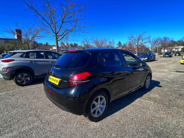 Peugeot 208 B-Hdi 75 Active – Image 17