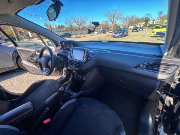 Peugeot 208 B-Hdi 75 Active – Image 3