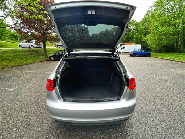 AUDI A3 SportBack Attraction 1.6 TDIe 105 2012 (8P ph 2) – Image 10