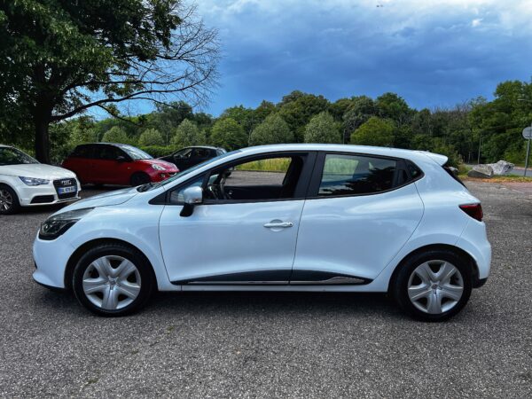 Renault Clio 1.5 dCi Business Eco2 – Image 10